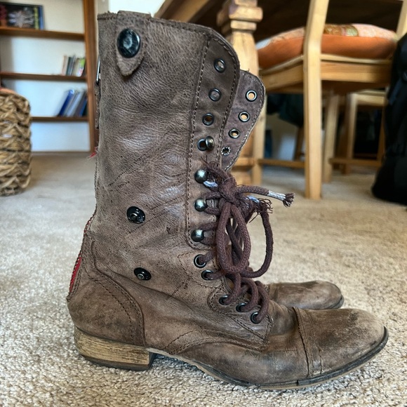 Steve Madden Combat boots. - Picture 3 of 4